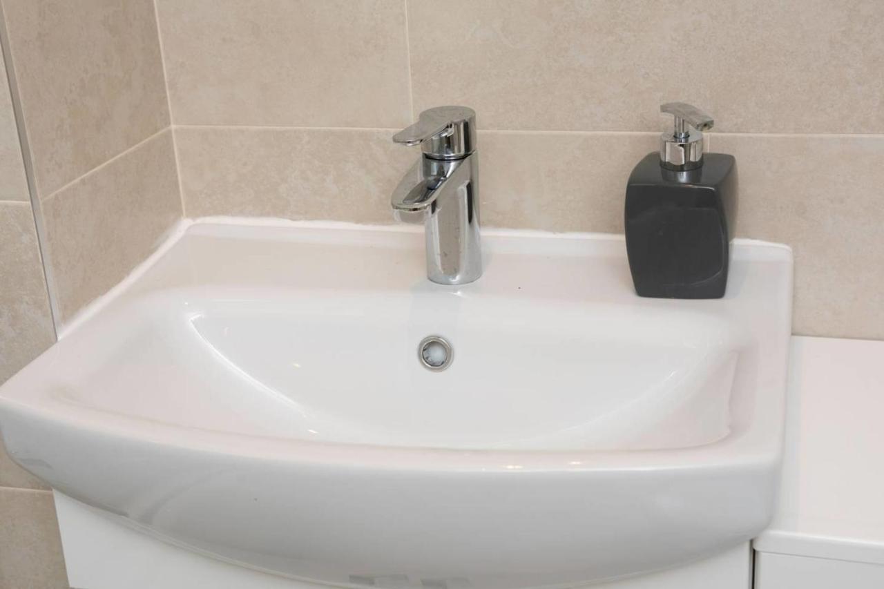 Guestready - Top Floor Apt 2Min Walk To O2 Apollo Manchester Exterior photo